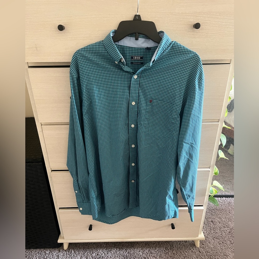 Izod dress shirt, blue + dark blue plaid, size M, brand new quality, barely worn